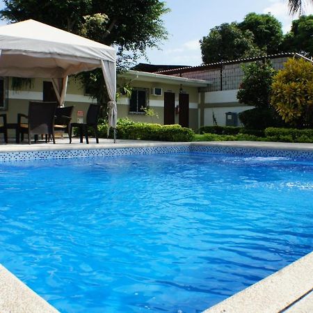 Urdesa Suites Hotel Guayaquil Exterior photo