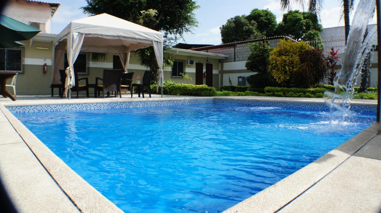 Urdesa Suites Hotel Guayaquil Exterior photo