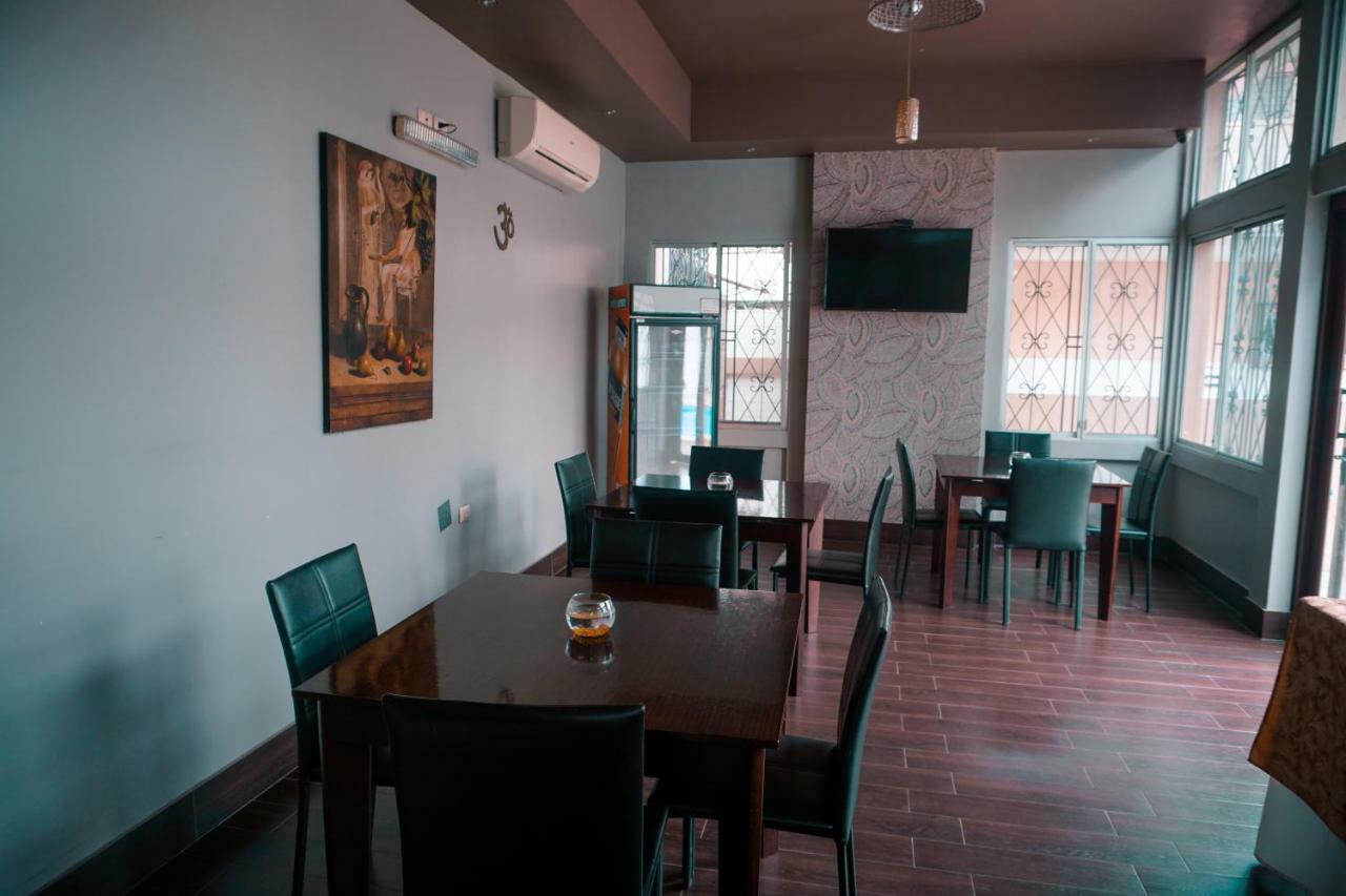 Urdesa Suites Hotel Guayaquil Exterior photo
